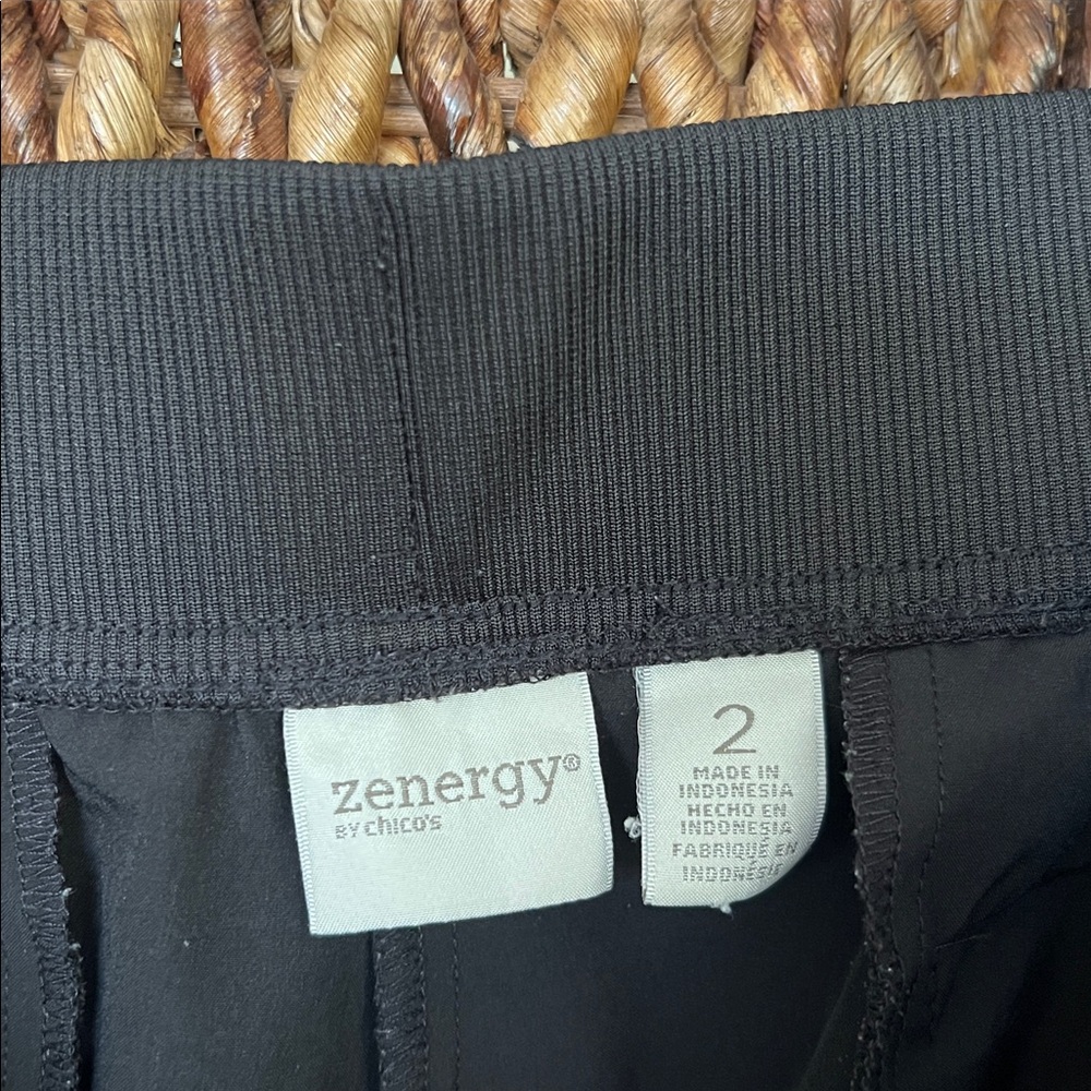 Chico's Zenergy Black crop casual size 2 Pants - Picture 4 of 6